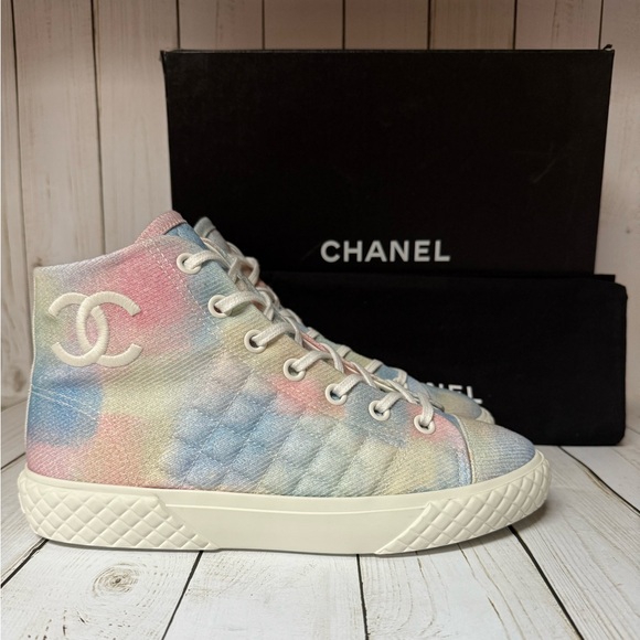 CHANEL Printed Fabric Quilted High Top Sneakers Green/Pink/Blue/White Sz 39 / 9 - Picture 1 of 13